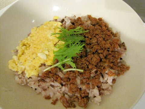 鶏そぼろ丼